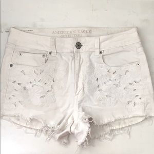 White, American eagle shorts,flower pocket detail